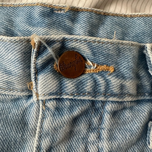 Wrangler High Rise Shorts - Picture 13 of 14